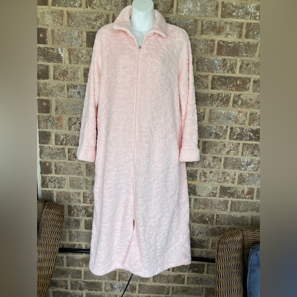 Miss Elaine Embossed Fleece Long Zip Robe Medium Pink Front Pockets